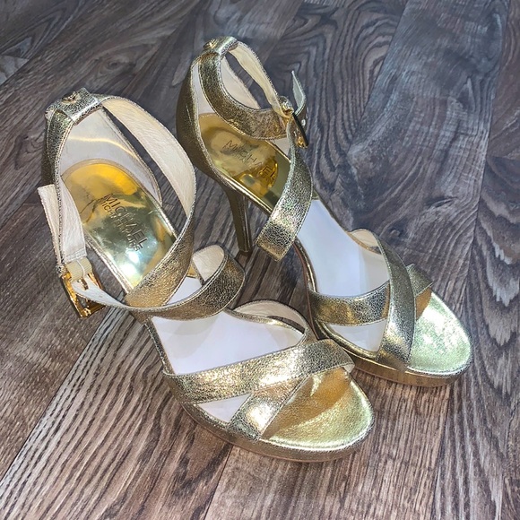 Gold Michael Kors Evie Platform Heels size 10 - Picture 1 of 1